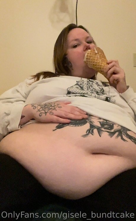 gisele bundtcake adult model picture