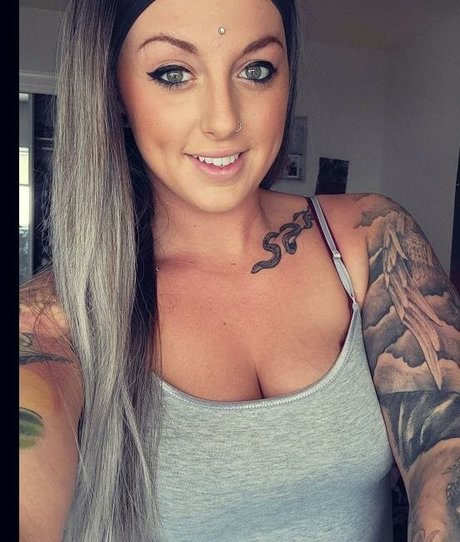 Thephnxxx model nude image