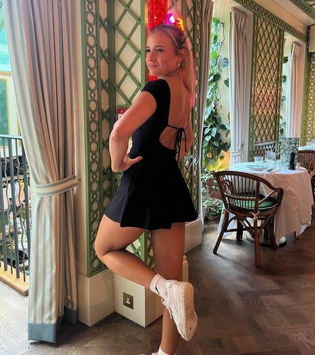 Fiona Simpson star high quality photos