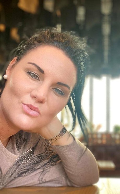 chanelbeexx exclusive star pic