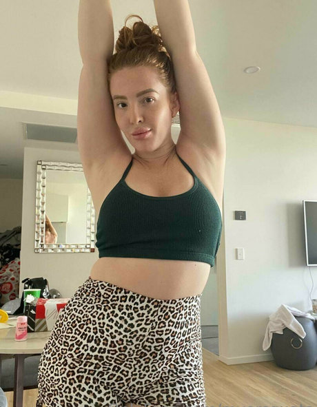 Redhead Goddess free model gallery