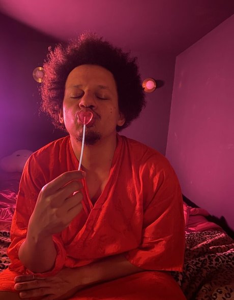 ericandre model naked photos