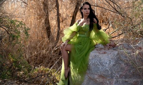 earthlyalien adult actress images