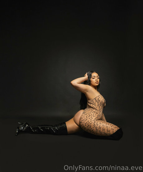 ninaa eve model beautiful pic
