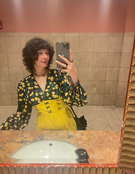 lisasayshello star perfect photo