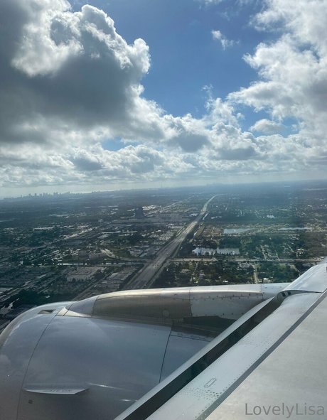 lisasayshello art actress picture