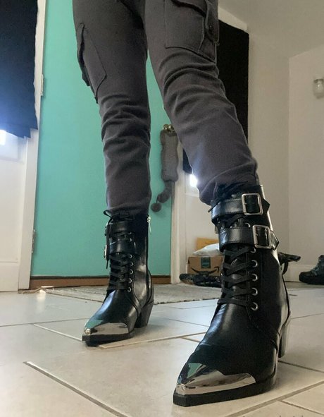 lisasayshello art pornstar photos