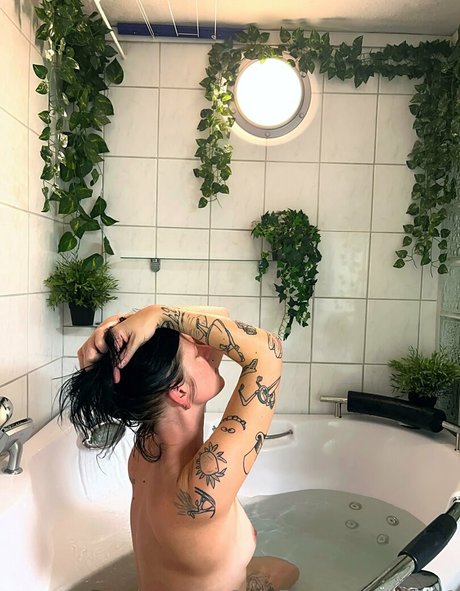 liittle1 perfect actress image