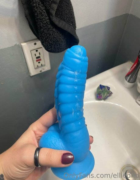 EllieDND model hot images