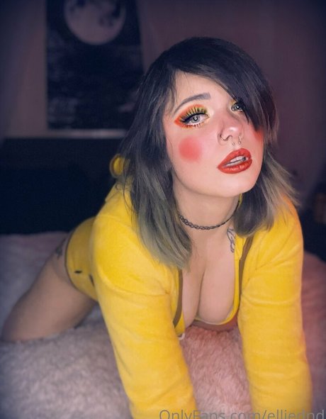 EllieDND erotic pornstar pics
