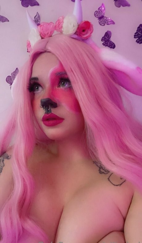 EllieDND naked model photo