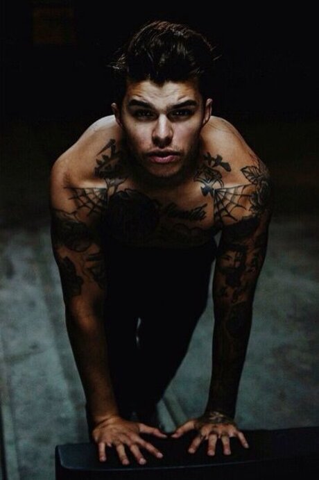 Ecko Alien free model photos