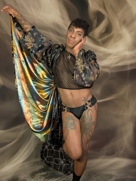 Levius T Layne exclusive actress pics