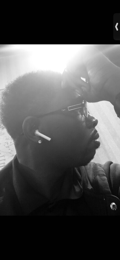 YayLyfe star top photo