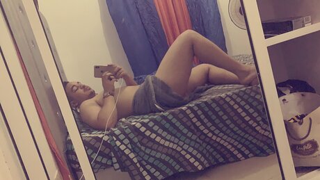 u9089468 top pornstar img