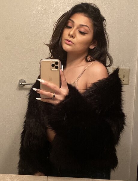 lesbian kissing onlyfans free sex pictures