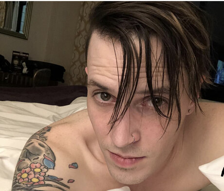 Gunner woods star art gallery