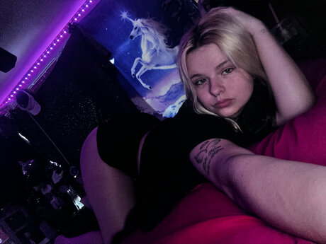 Lil Freak_ pretty pornstar gallery