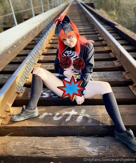 anarchyelmo naked actress images