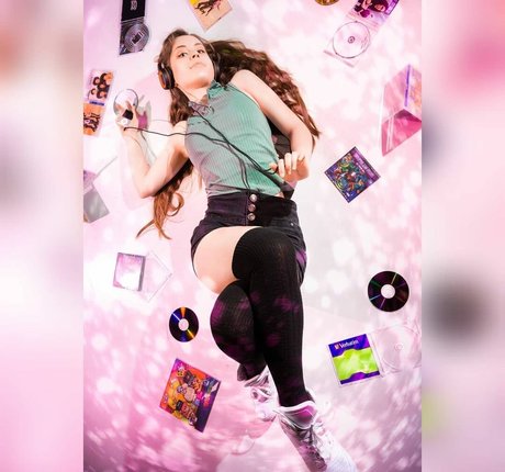 Raineemery pornstar nude photo