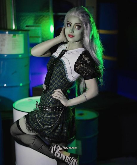 Raineemery model sexy images