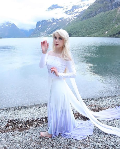 Raineemery adult model photos