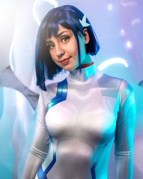 Raineemery nude actress pics