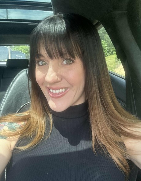 onegoodbumblebee pornstar sexy picture