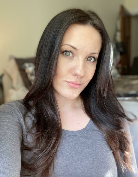 onegoodbumblebee model porn galleries