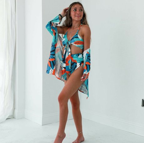 Brooklyn And Bailey art model pics