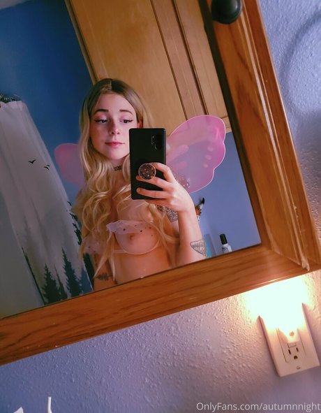 autumnnight model hot pic