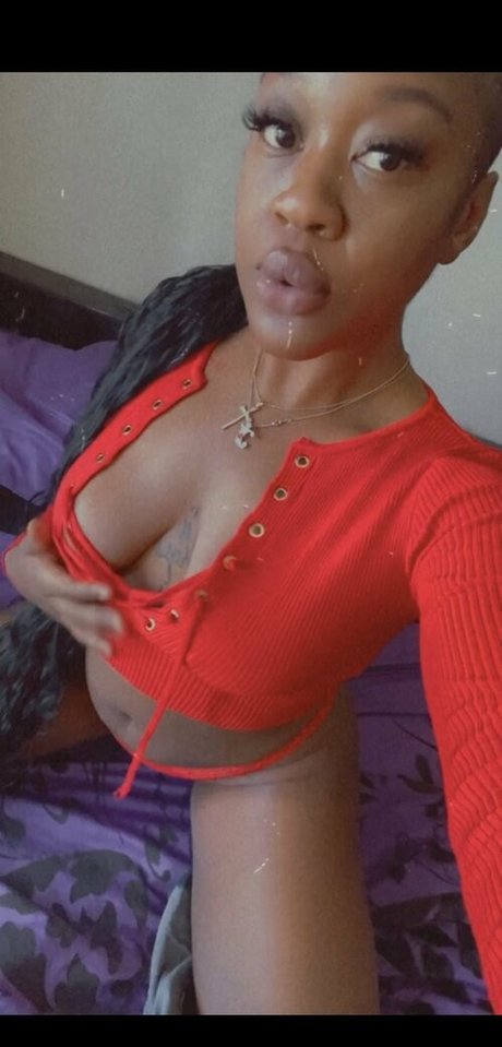 illnanaa exclusive pornstar picture