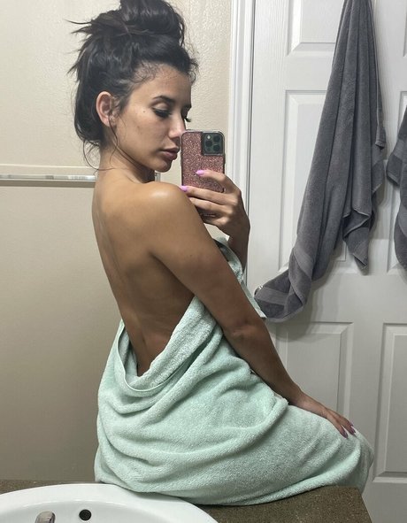 maandymore sex model photos