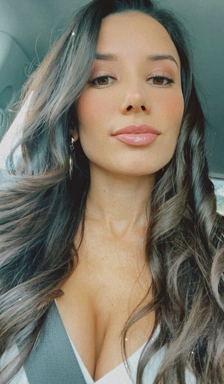 maandymore sexy pornstar image