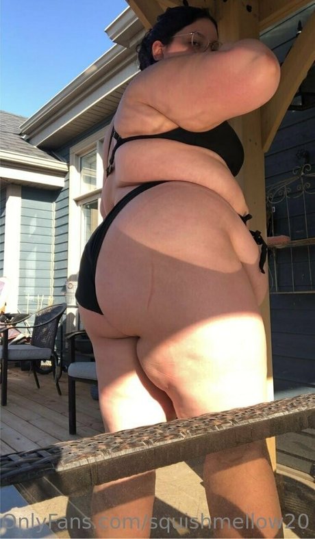 squishmellow20 model perfect photos