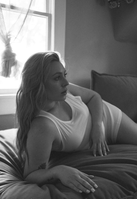 Sarah Can naked star images