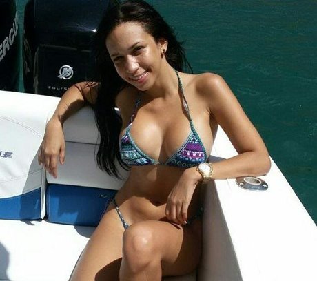 Ginnadlg model adult picture