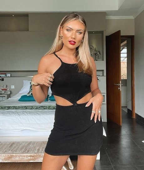 Sinead Hegarty nudes actress photo