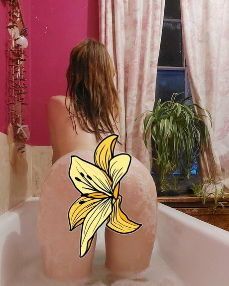 sleepyvegan star naked images