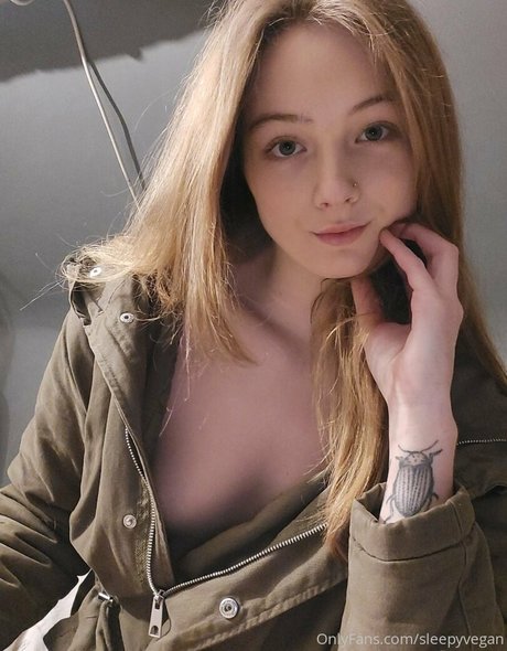 sleepyvegan hot actress gallery