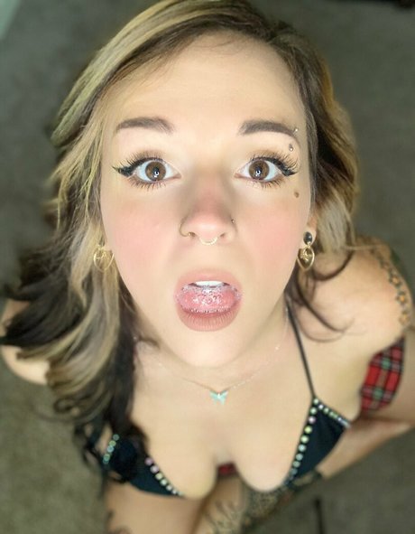 roxanneriver pornstar high quality pic