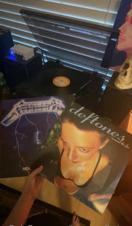 asian brunette onlyfans exclusive photo