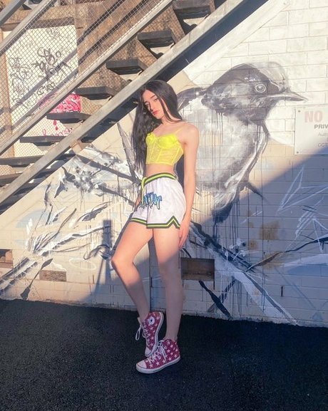 Venus Moorez nude actress archive