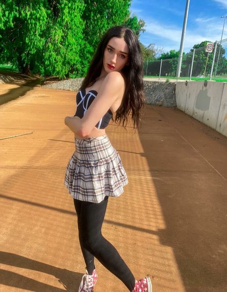 Venus Moorez model hot archive