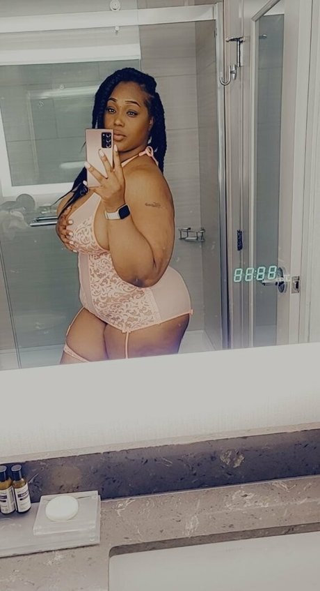 daagobbler pretty model photos