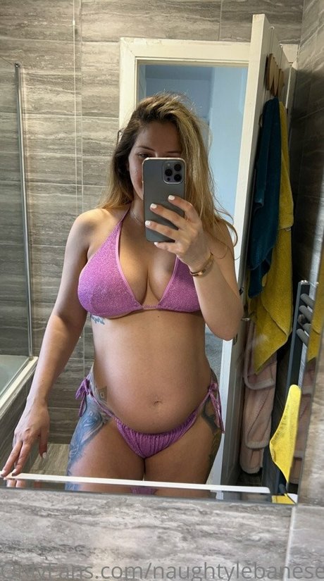 Naughty Lebanese sex actress img