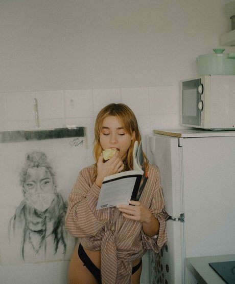 Clara Galle pornstar hot photos