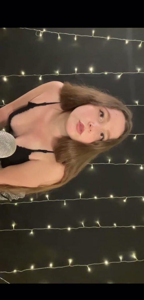 Kelly Belly ASMR porn star galleries