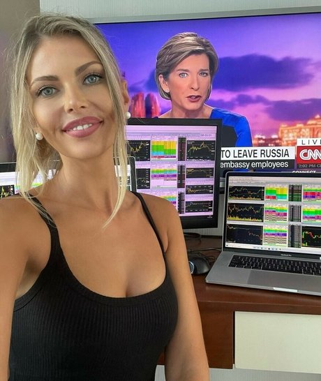 Anyatrades star free pics