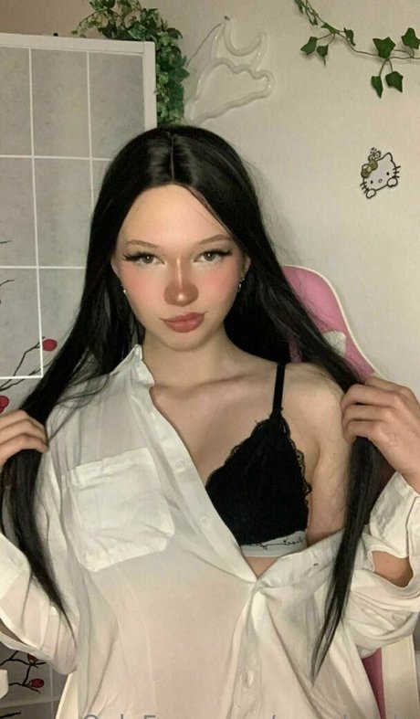 weirdoroki model best photo